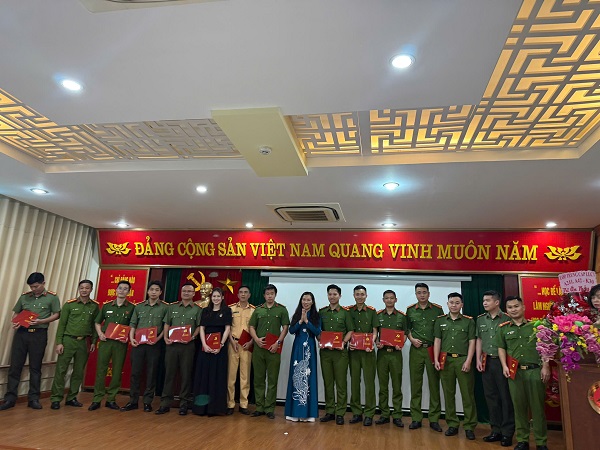 Trường Chính trị Tô Hiệu tổ chức Lễ bế giảng lớp Trung cấp lý luận chính trị, hệ tập trung, A241 K30 và A242 K30